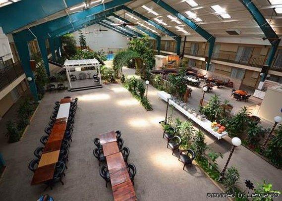 Lamar Rodeway Inn Cow Palace מראה פנימי תמונה