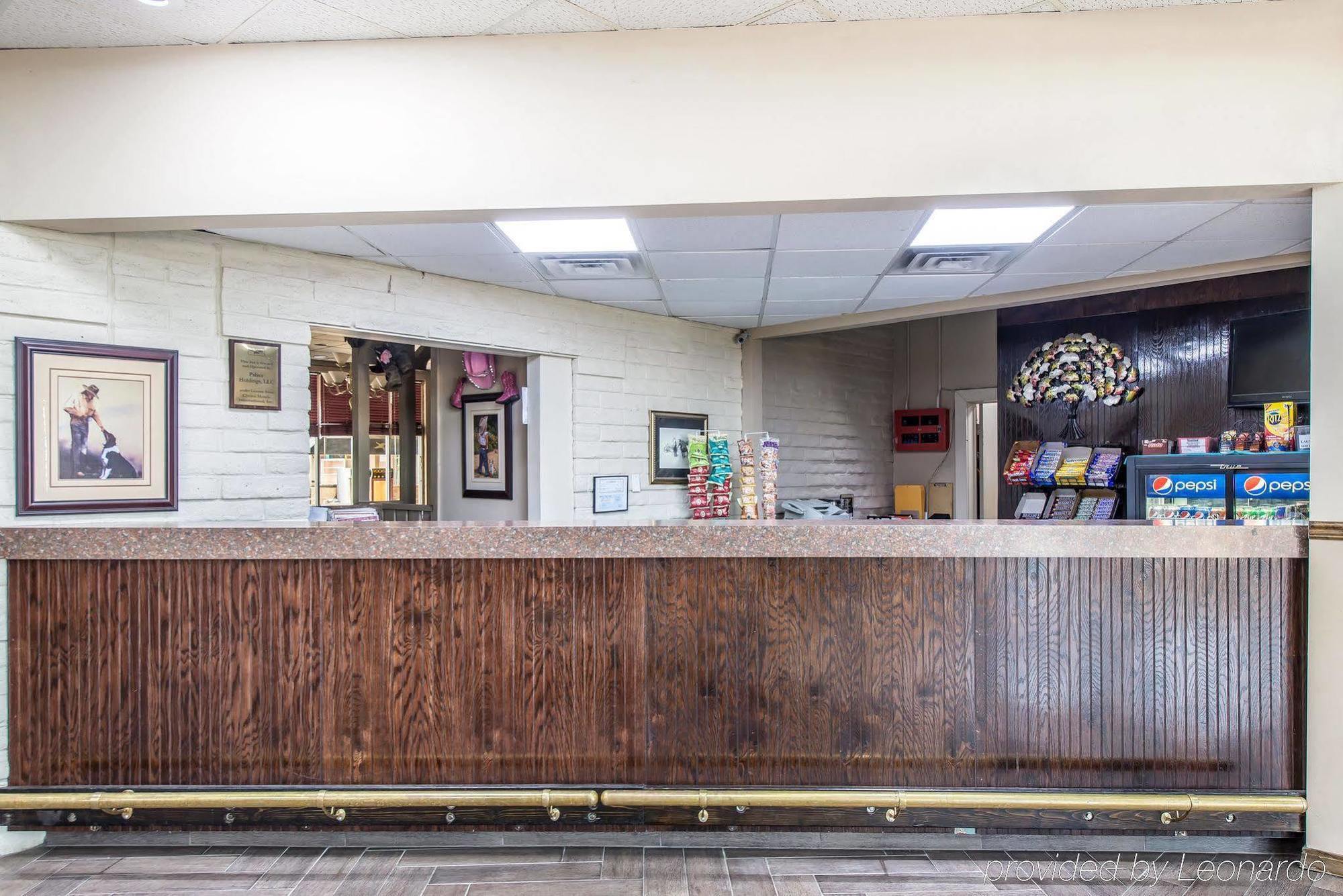 Lamar Rodeway Inn Cow Palace מראה חיצוני תמונה