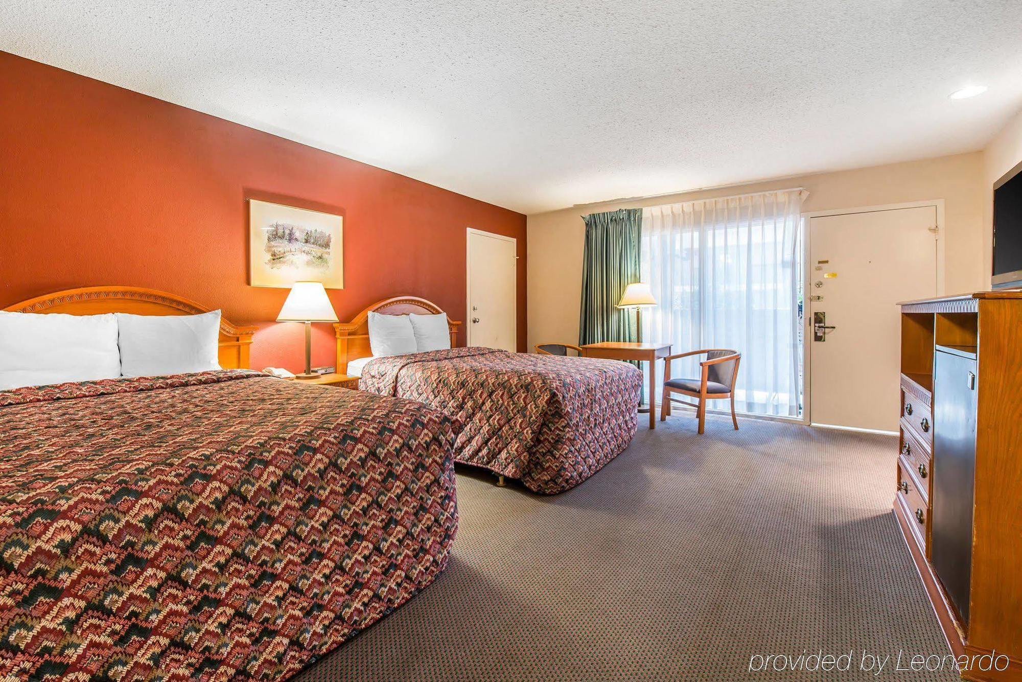 Lamar Rodeway Inn Cow Palace מראה חיצוני תמונה