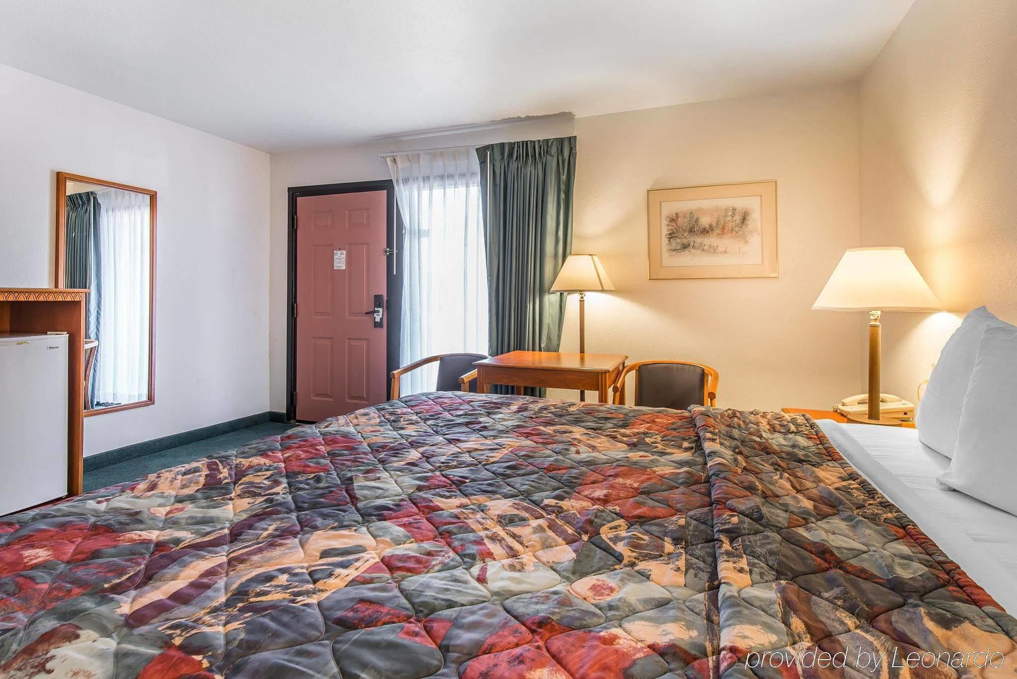 Lamar Rodeway Inn Cow Palace מראה חיצוני תמונה